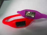 Montre rouge/pourpre de podomètre de silicium de sport avec l'écran d'affichage à cristaux liquides pour des filles/garçons