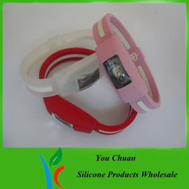 Silkscreen imprimé et montres de bracelet de silicium de couleur de pantone avec le logo imprimées