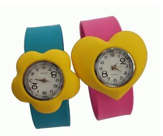 Montre mignonne de claque d'enfants de silicone avec la montre animale de bracelet de silicone de conception