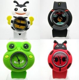 Montre animale de bracelet de silicone de montre de quartz de la claque 3D de bande dessinée d'enfants