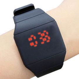 Montre de bracelet de silicone d'affichage de contact, montres menées rouges de sport d'écran de Digital