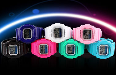 Les ABS blancs de montre de Digital de dames élégantes affaire 12/24 heures de montres-bracelet