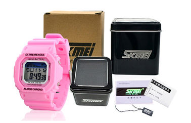 Les ABS blancs de montre de Digital de dames élégantes affaire 12/24 heures de montres-bracelet