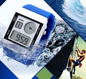 Courroie en plastique de montre de Mutifunction Digital de deux sports de fuseau horaire avec 5 contre-jours de couleurs