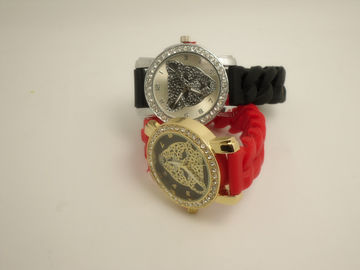 Montre en cristal de bracelet de silicone de léopard rouge/noir non-corrosif