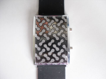 Le doux a adapté Anti-sale imperméable de montre de bracelet de silicone de LED