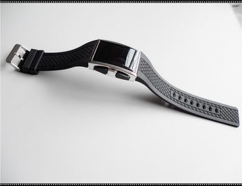 Montre menée par silicone noir personnalisée avec la courroie molle de silicone