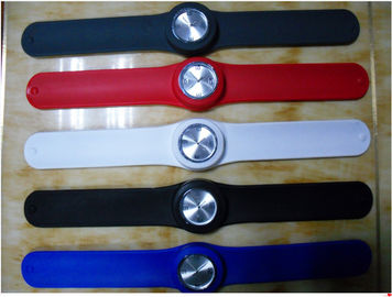 Montre à la mode de sport de silicone de montre de Pat Pat de la vente 2014 chaude