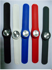 Montre à la mode de sport de silicone de montre de Pat Pat de la vente 2014 chaude