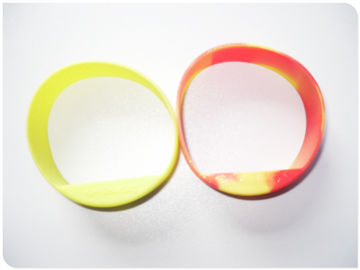 Montre électronique de bracelet de Digital de silicone de style de mode