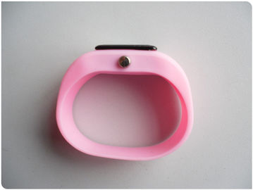 Montre fraîche de bracelet de quartz de silicone de couleur de fruit