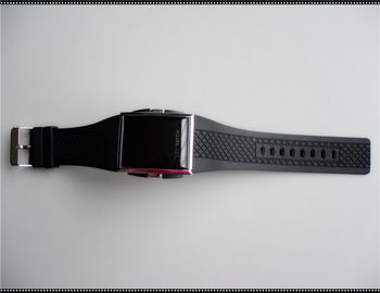 Montre de bracelet de silicone adaptée aux besoins du client par doux de sports