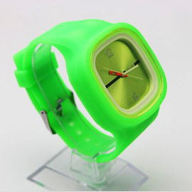 La coutume à la mode a imprimé des montres-bracelet de gelée avec la courroie/visage interchangeables