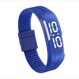 La lumière blanche en caoutchouc de résistant à l'eau a mené la montre-bracelet de Digital pour l'homme dans le noir, bleue