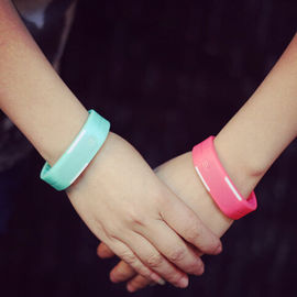 Montre adaptée aux besoins du client 3atm de bracelet de la gelée LED Digital avec la lumière rouge pour l'amant de couples