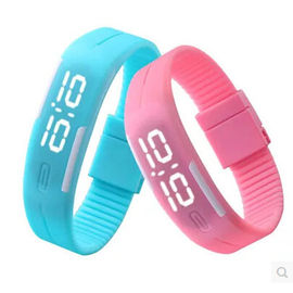 Montre ultra mince de sports du silicone LED Digital pour des enfants, montre d'écran tactile de LED