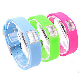 Montre-bracelet verte faite sur commande Digital de mode de la bande LED de silicone avec la batterie variable