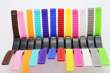 Montre-bracelet du boîtier en plastique LED Digital avec le bracelet de sport de boucle d'aimant