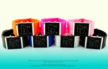 Montre-bracelet des filles LED Digital, montres électroniques de courroie bleue de silicone