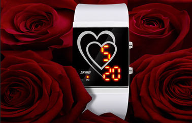 Montre de miroir de contre-jour d'EL de couples de style de coeur de montre-bracelet de LED Digital