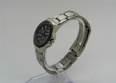 Montre analogue de quartz du Japon de mains en métal lumineux d'affaires avec le verre voûté