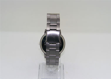 Montre grise de courroie en métal de peinture à l'huile de caisse ronde d'alliage pour Madame
