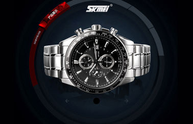 Montre de quartz avec le chronographe