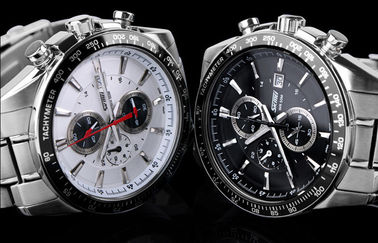 Montre de quartz avec le chronographe