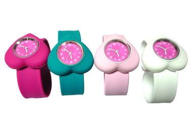 Coeur forme Japon mouvement Silicone Slap bracelet montres avec des matériaux respectueux de l'environnement