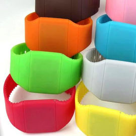 Montre plomb de bracelet de silicone d'écran tactile de cadeau d'enfants, montre de sports de silicone