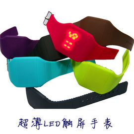 Montre imperméable de bracelet de silicone de sports, montre menée d'écran tactile