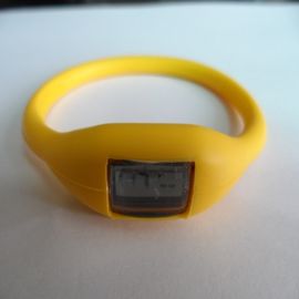 Montre faite sur commande colorée de bande de silicone, podomètre de montre de bracelet en caoutchouc de silicone de Noël