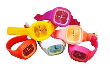 Montre carrée de bracelet de silicone de gelée 3ATM imperméable pour des filles - grandes