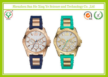 Montre mignonne unisexe de bracelet de silicone, montres occasionnelles de quartz de sport